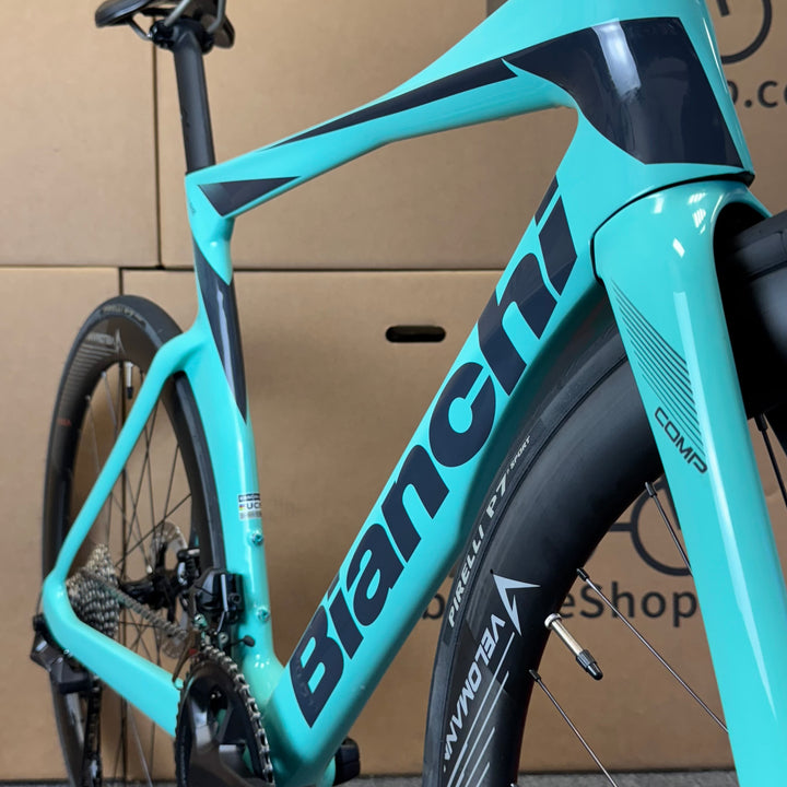 New Bianchi Oltre Comp, Ultegra Di2 12-speed, Carbon Fiber Road Bike-2024, 55cm