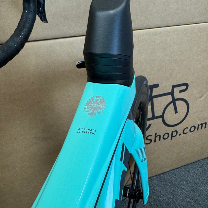 New Bianchi Oltre Comp, Ultegra Di2 12-speed, Carbon Fiber Road Bike-2024, 55cm