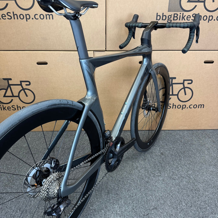 New Bianchi Oltre Comp, Ultegra Di2 12-speed, Carbon Fiber Road Bike-2024, 57cm