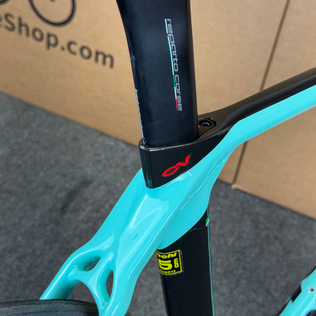 Used Bianchi Oltre XR3, Carbon Fiber Road Bike-2021, 55cm