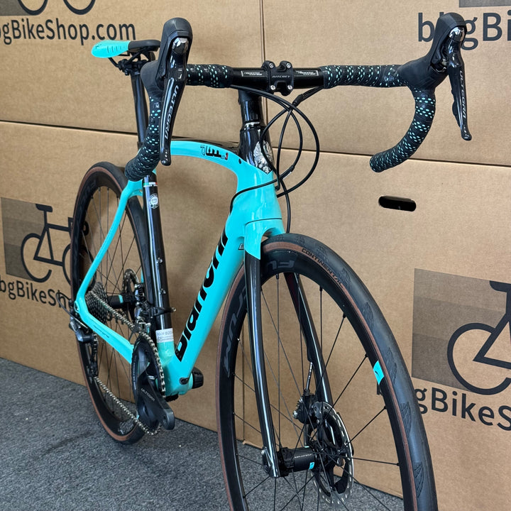 Used Bianchi Oltre XR3, Carbon Fiber Road Bike-2021, 55cm