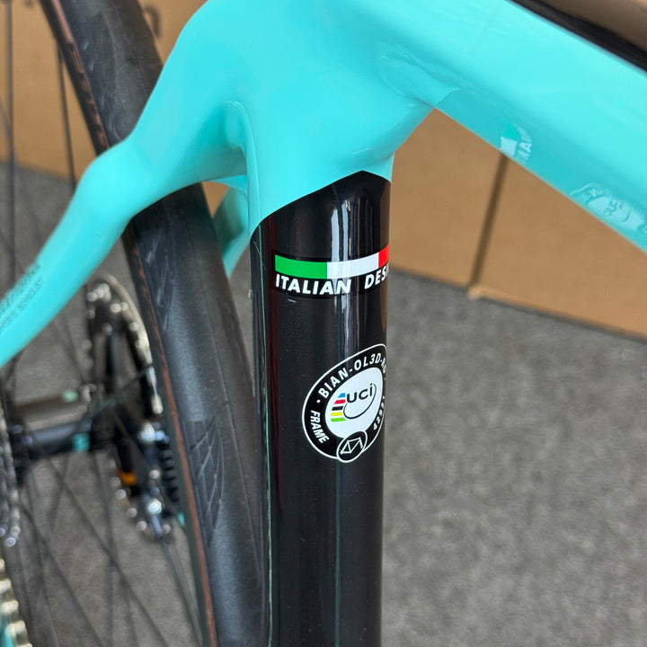 Used Bianchi Oltre XR3, Carbon Fiber Road Bike-2021, 55cm