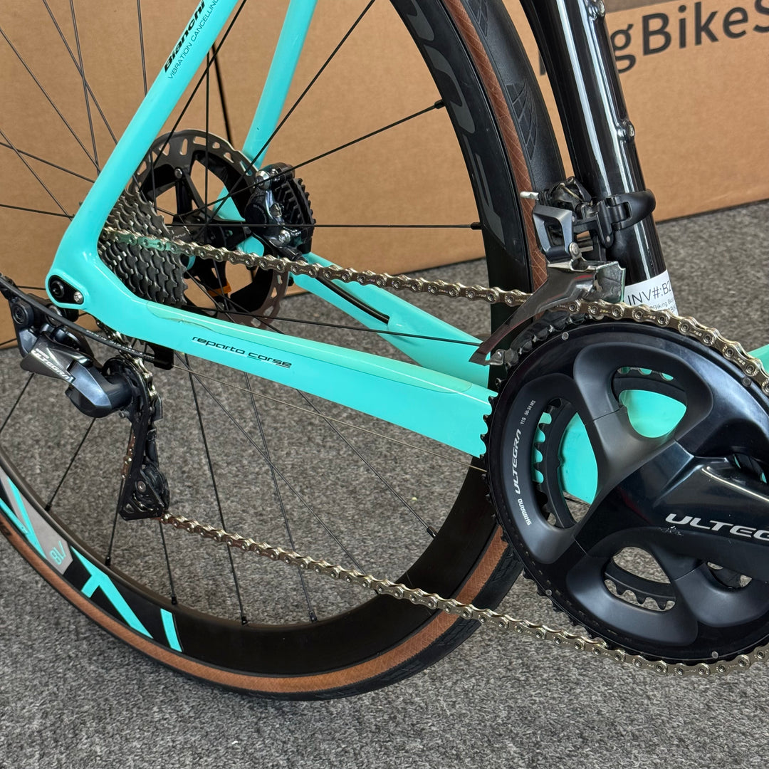 Used Bianchi Oltre XR3, Carbon Fiber Road Bike-2021, 55cm