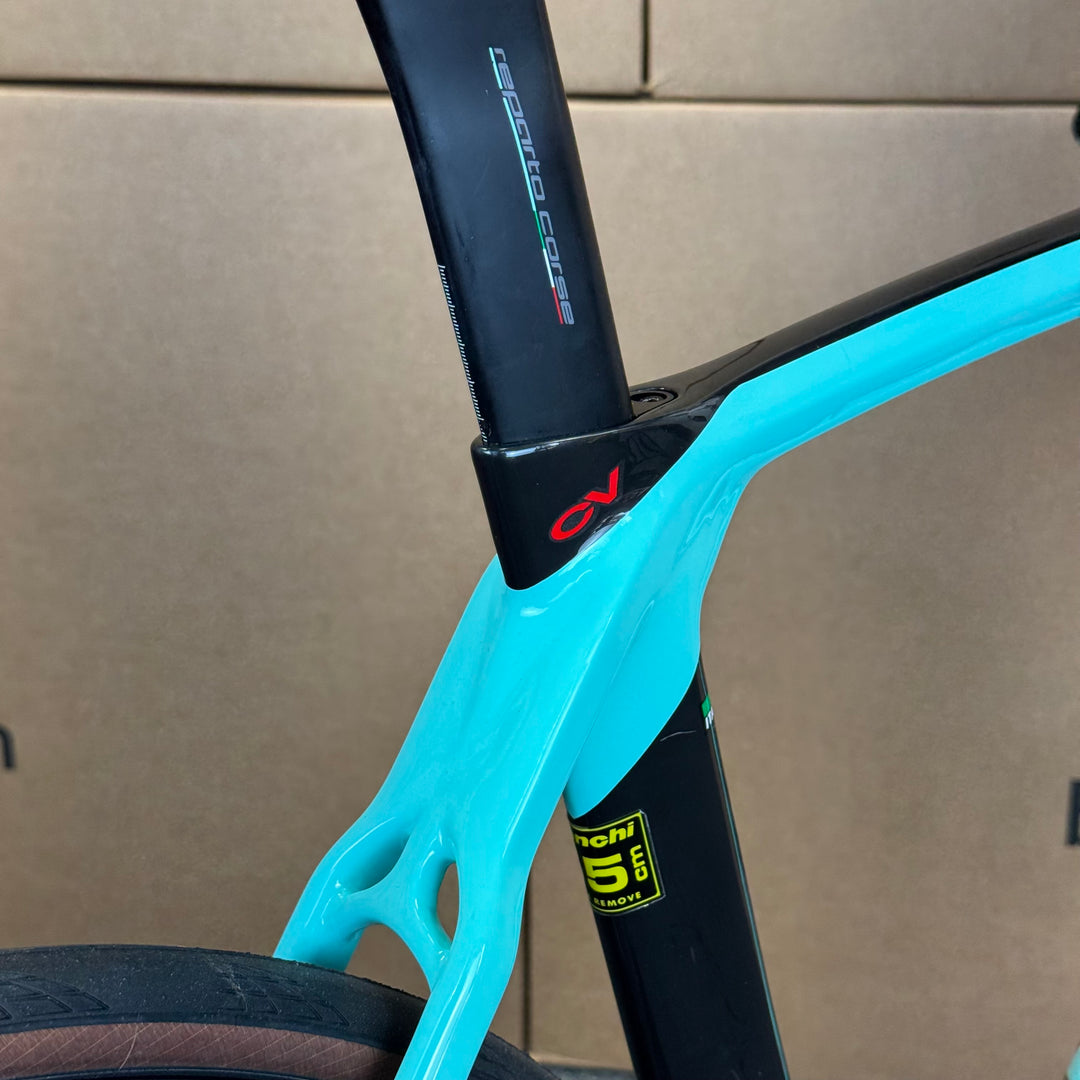 Used Bianchi Oltre XR3, Carbon Fiber Road Bike-2021, 55cm