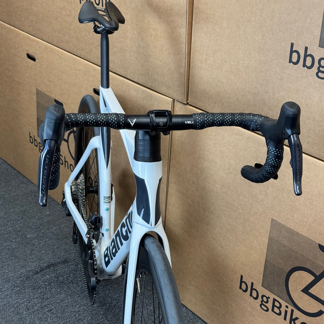 New Bianchi Oltre Comp, Ultegra Di2 12-speed, Carbon Fiber Road Bike-2024, 57cm