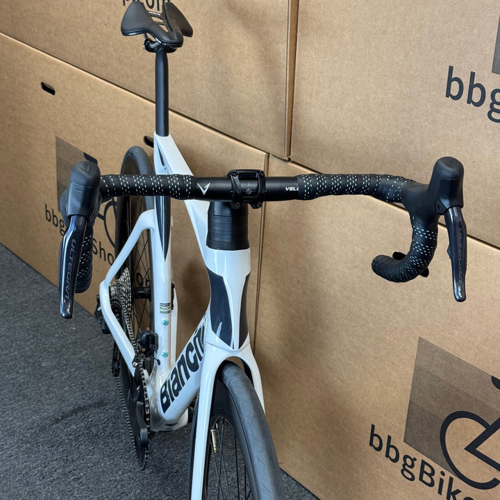 New Bianchi Oltre Comp, Ultegra Di2 12-speed, Carbon Fiber Road Bike-2024, 57cm