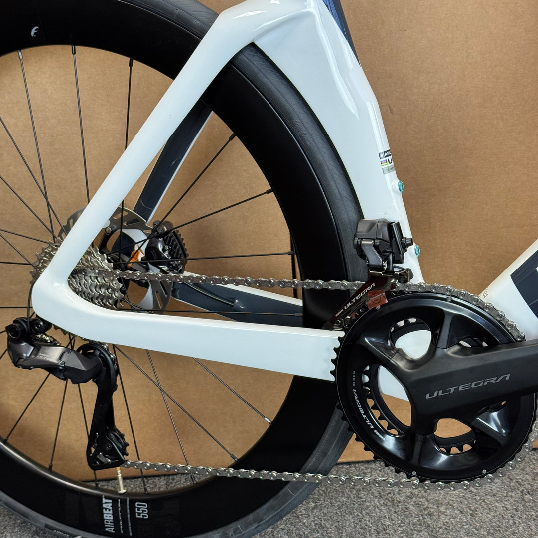 New Bianchi Oltre Comp, Ultegra Di2 12-speed, Carbon Fiber Road Bike-2024, 57cm