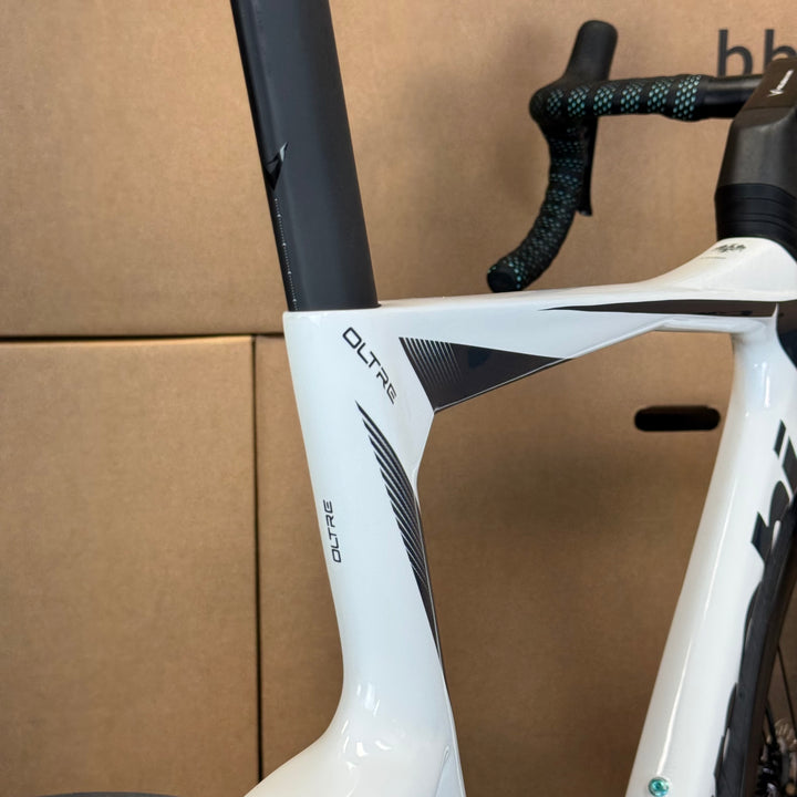 New Bianchi Oltre Comp, Ultegra Di2 12-speed, Carbon Fiber Road Bike-2024, 57cm