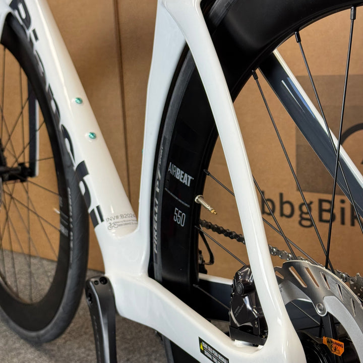 New Bianchi Oltre Comp, Ultegra Di2 12-speed, Carbon Fiber Road Bike-2024, 57cm