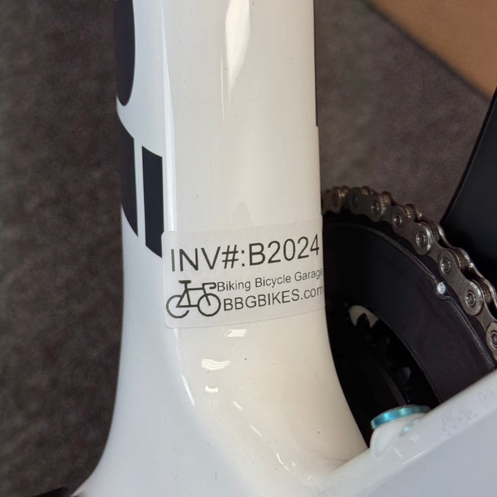 New Bianchi Oltre Comp, Ultegra Di2 12-speed, Carbon Fiber Road Bike-2024, 57cm