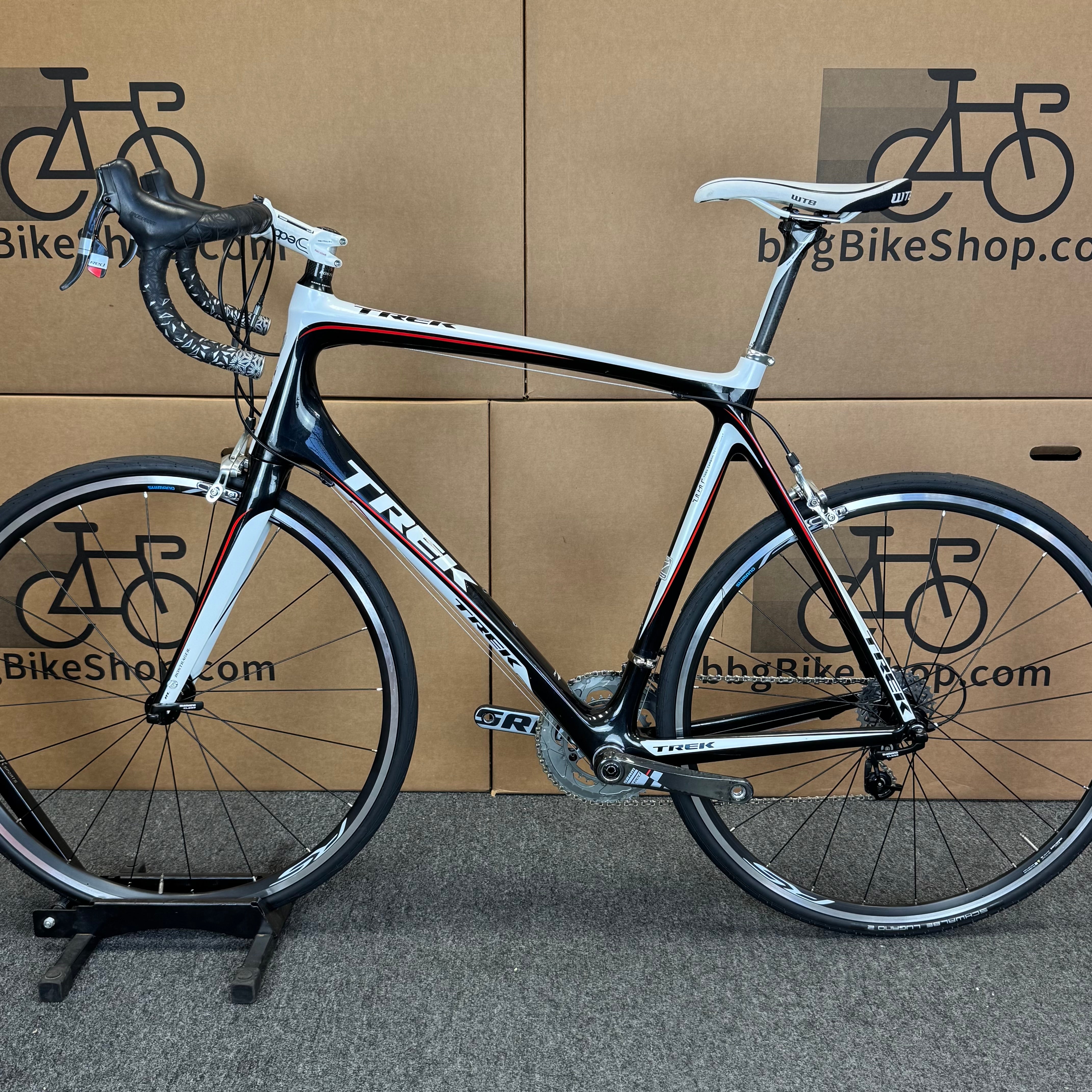 TREK　ロードバイク　Madone　4.7　2009年製 アルテグラ　6600 BONTRAGER AEOLUS 5.0 ACC カーボンホイール　中古品 Used Trek Madone 4.7, Carbon Fiber Road Bike-2009, 62cm