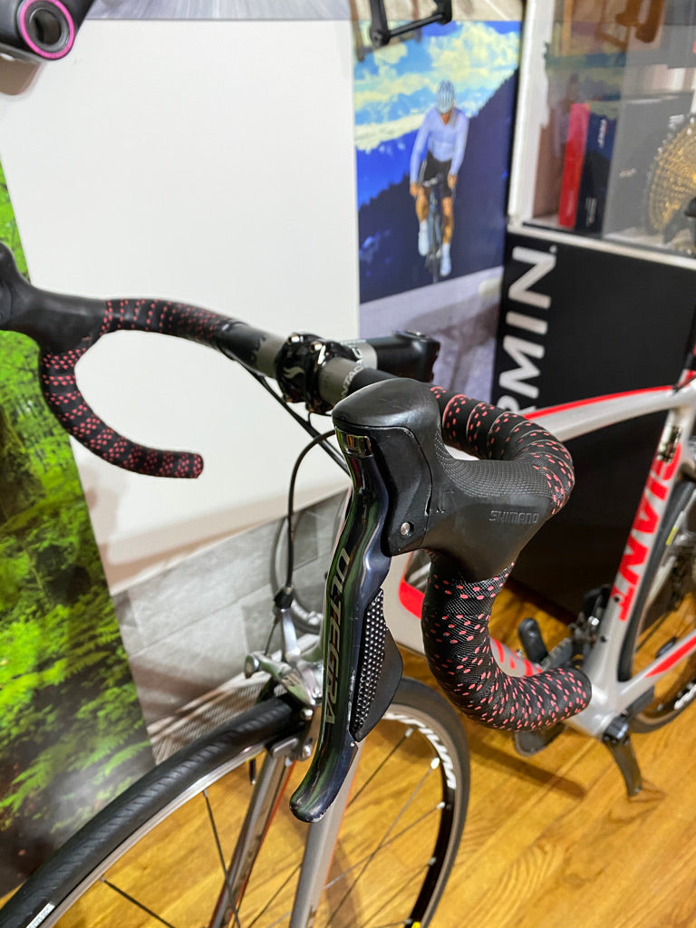 Giant Defy with Ultegra Di2, Carbon Fiber Road Bike Size: 56cm
